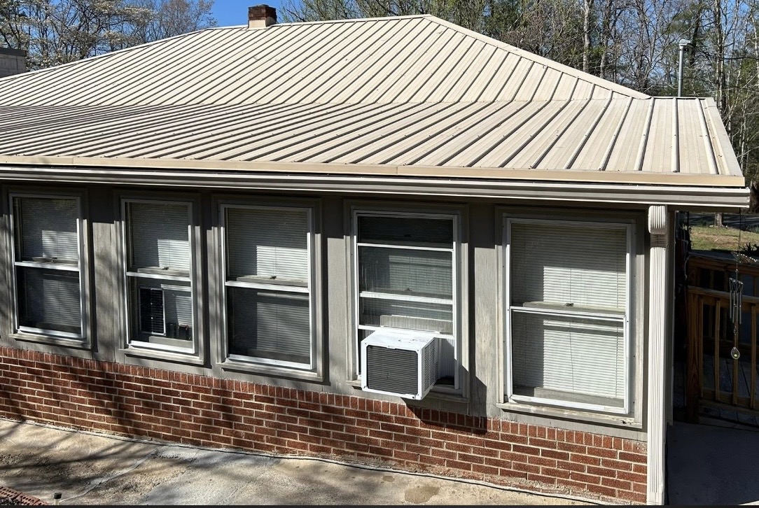 Metal Roof Cleaning in Marion NC Image
